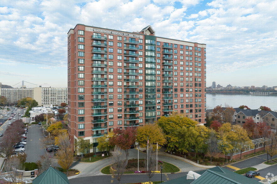 Primary Photo Of 100 Tower Dr, Edgewater Apartments For Lease