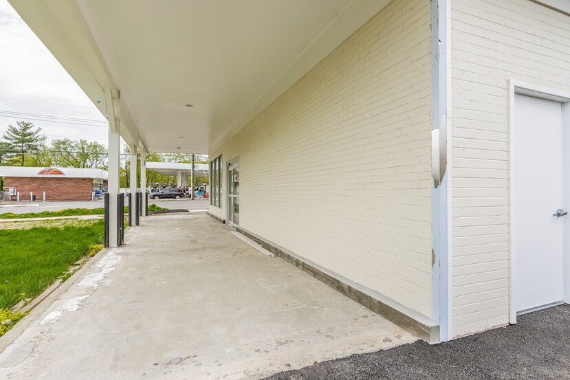 More Photos Of 1110 E Main St, Stamford Storefront Retail Office For Sale