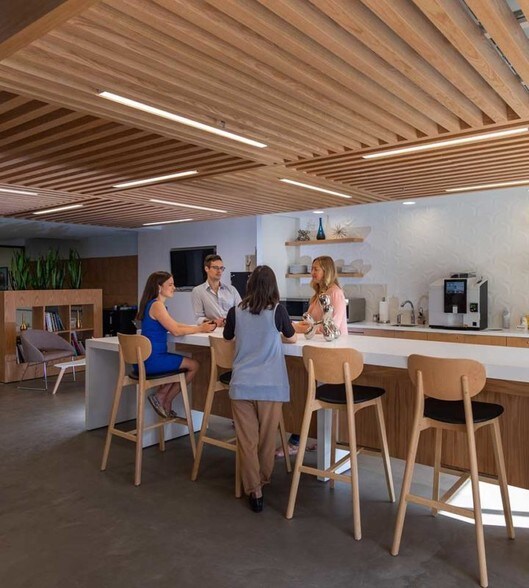 More Photos Of 929 Granville St, Vancouver Office For Lease