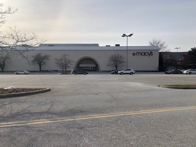 More Photos Of 7850 Mentor Ave, Mentor Department Store For Sale