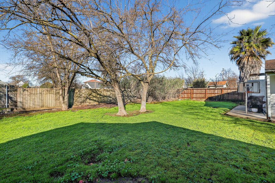 More Photos Of , Sacramento Multifamily For Sale