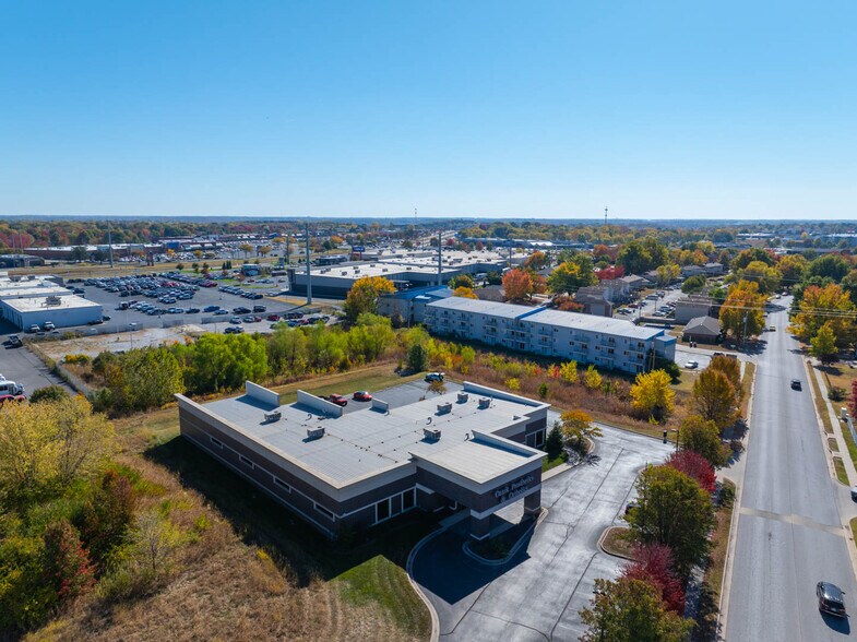 More Photos Of 3250 S Delaware Ave, Springfield Medical For Sale