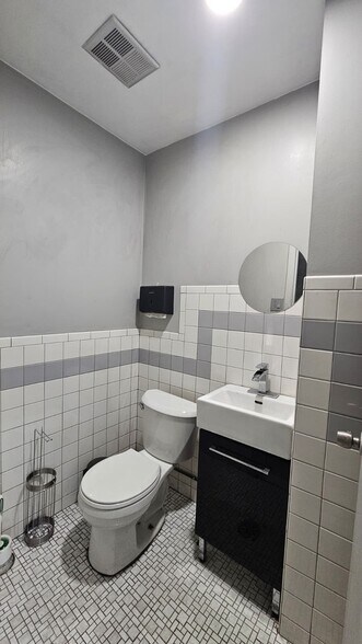 More Photos Of 50310 Van Dyke Rd, Shelby Township Coworking Space