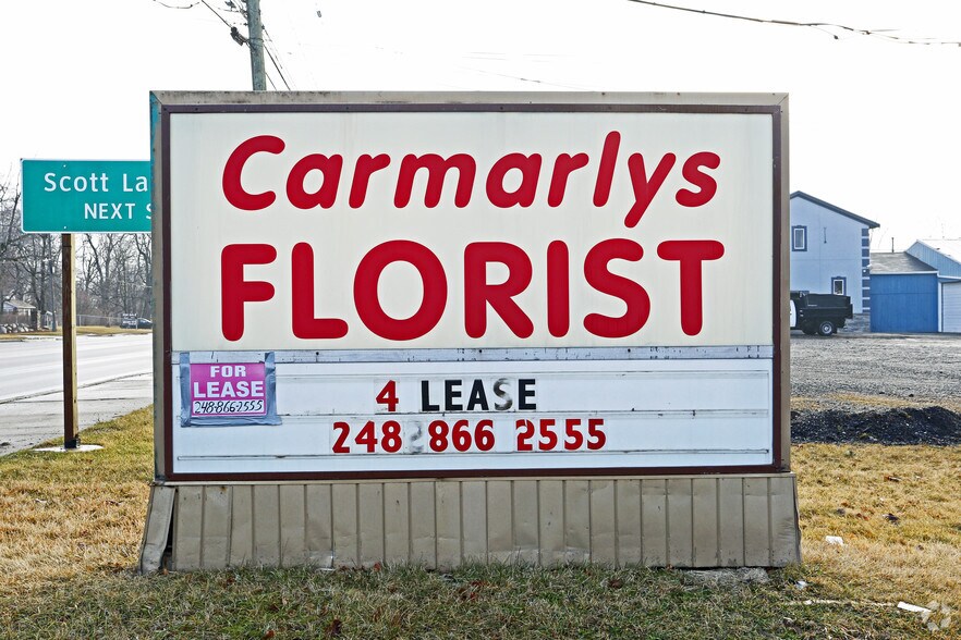 More Photos Of 3115 Dixie Hwy, Waterford Freestanding For Lease