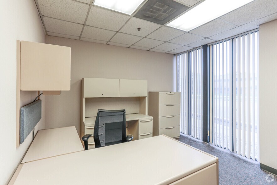 More Photos Of 16500 W 12 Mile Rd, Southfield Office For Lease