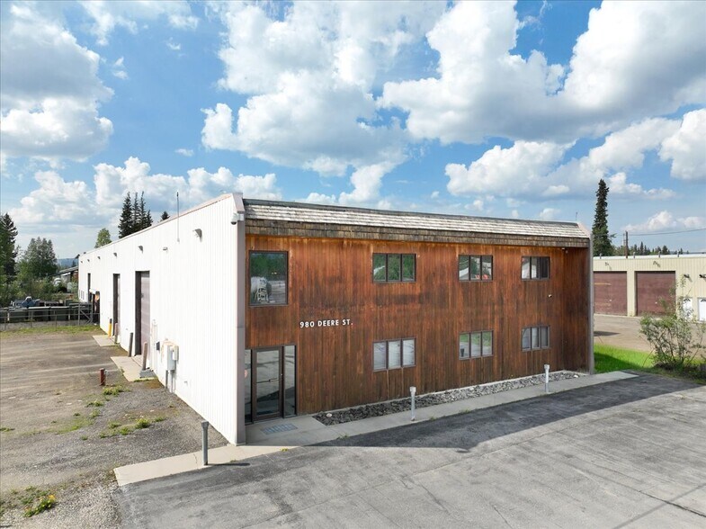More Photos Of 980 Deere St, Fairbanks Warehouse For Sale