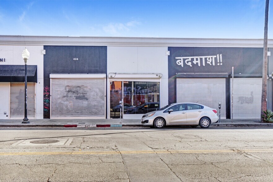 More Photos Of 416-424 N Fairfax Ave, Los Angeles Storefront For Lease