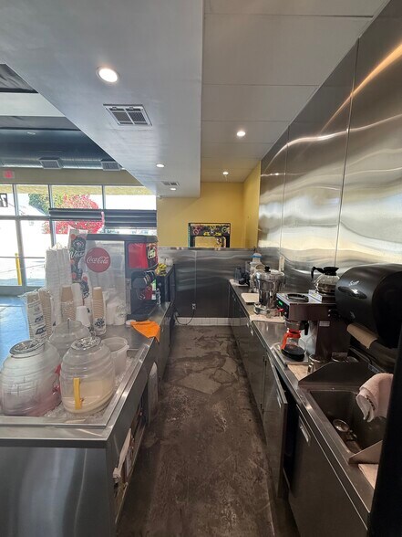 More Photos Of 715 N Maclay Ave, San Fernando Restaurant For Sale