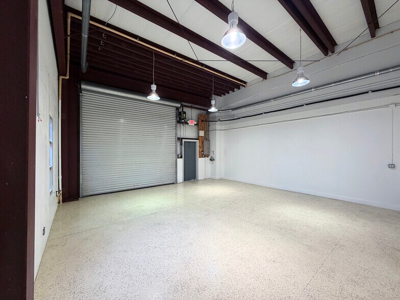 More Photos Of 2801 Flight Safety Dr, Vero Beach Service For Lease