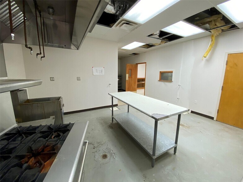 More Photos Of 2099 Highway 532, Dubberly Service Station For Sale