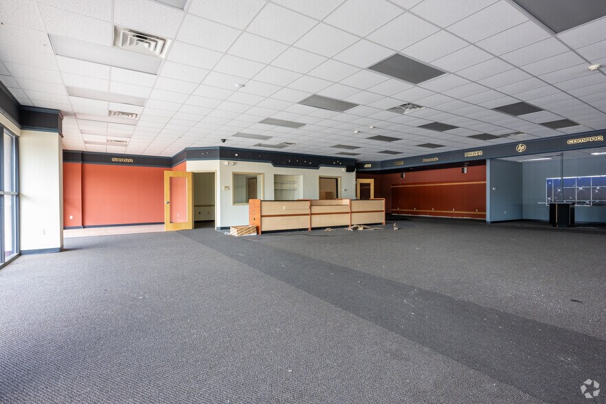 More Photos Of 2600 Dearing Ford Rd, Altavista Unknown For Lease