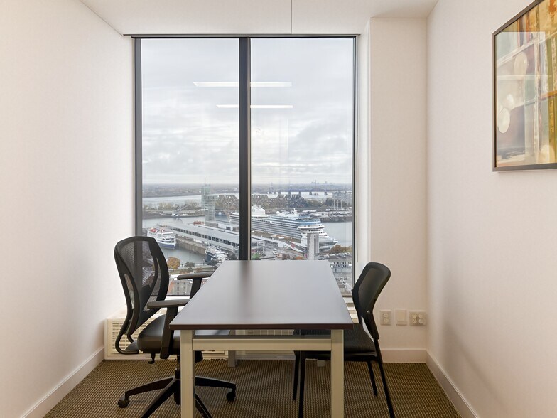 More Photos Of 500 Pl D'armes, Montréal Coworking Space