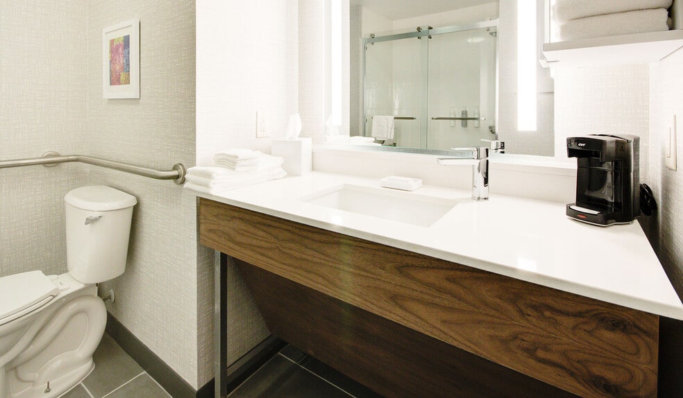 More Photos Of 4617 7th St, Bay City Hotel For Sale