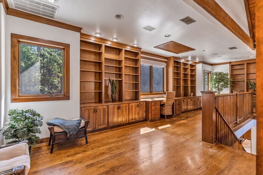 More Photos Of 43 Pool Rd, Richards Specialty For Sale