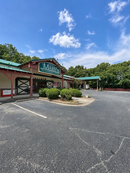Primary Photo Of 4860 Atlanta Hwy, Bogart General Retail For Sale