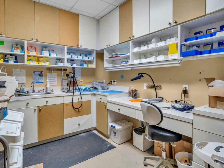 More Photos Of 4635 Gulfstarr Dr, Destin Medical For Sale