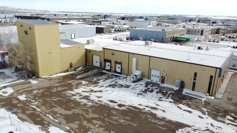 More Photos Of 363 Maxwell Cres, Regina Warehouse For Sale