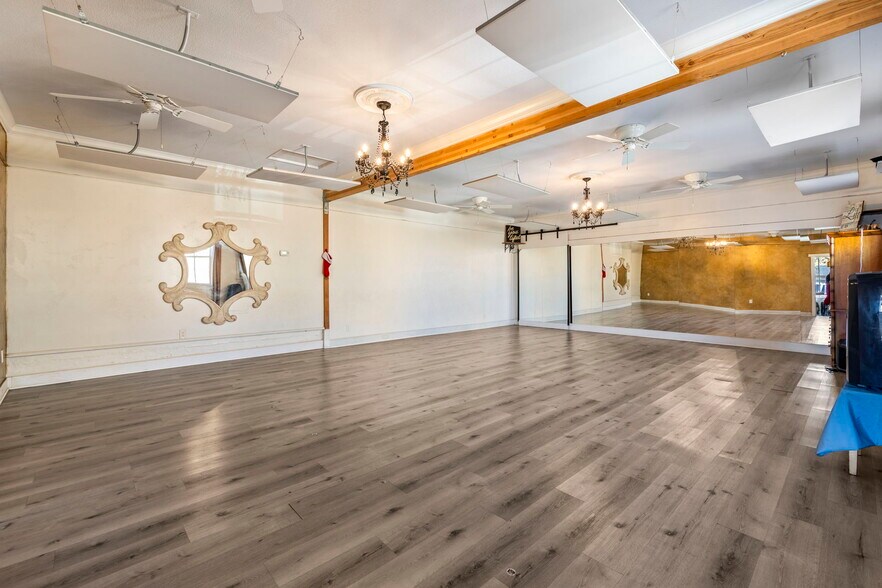 More Photos Of 145 N Market St, Wailuku Storefront Retail Residential For Lease