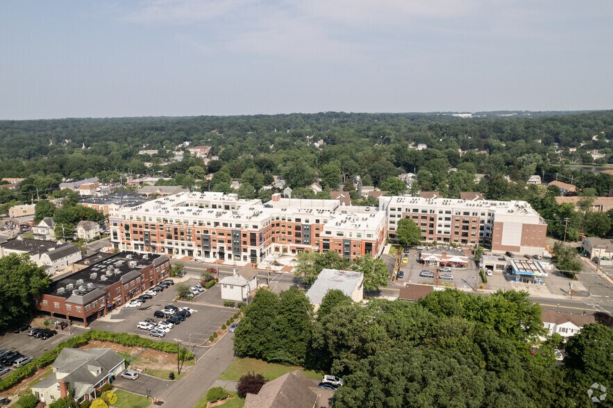 More Photos Of 87 Madison Ave, Park Ridge Apartments For Lease
