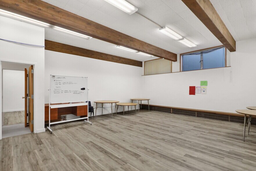 More Photos Of 1326 N Garden St, Bellingham Religious Facility For Lease