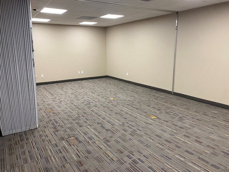 More Photos Of 1120 28th Ave N, Fargo Office For Lease