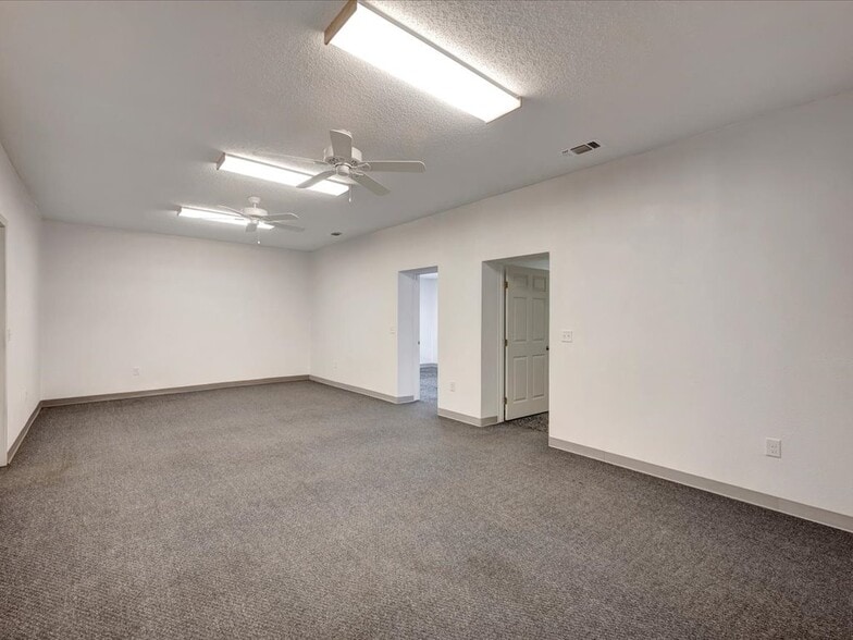 More Photos Of 4314 US Highway 69 N, Lufkin Office For Sale