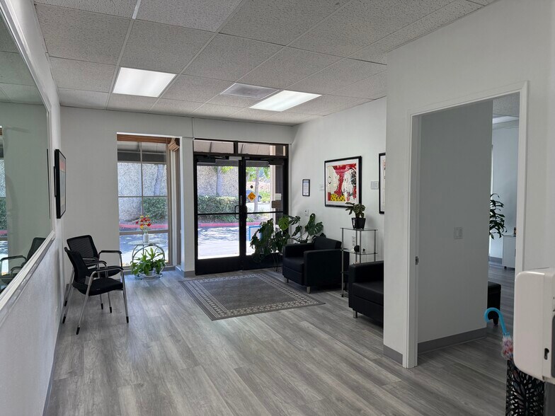 More Photos Of 151 Kalmus Dr, Costa Mesa Light Manufacturing For Lease