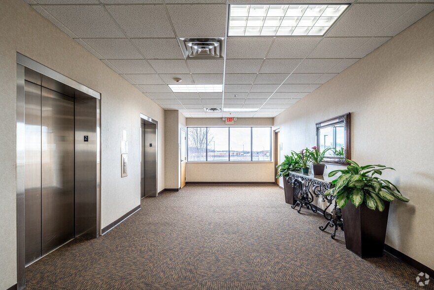 More Photos Of 9325 Upland Ln N, Maple Grove Medical For Lease