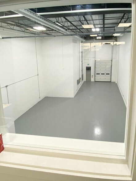 More Photos Of 465 Harry Walker Pky S, Newmarket Warehouse For Sale