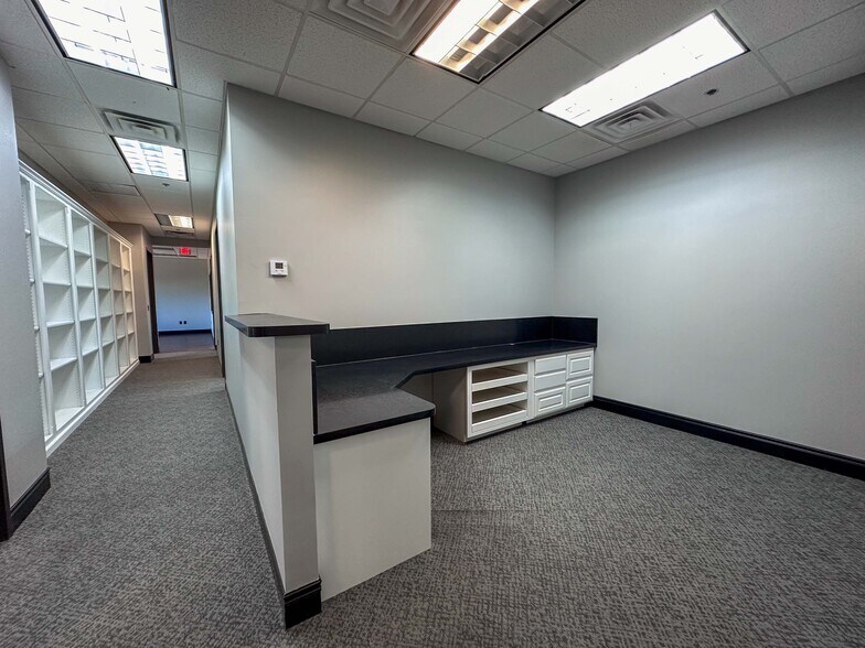 More Photos Of 5001-5005 S Cooper St, Arlington Storefront Retail Office For Lease