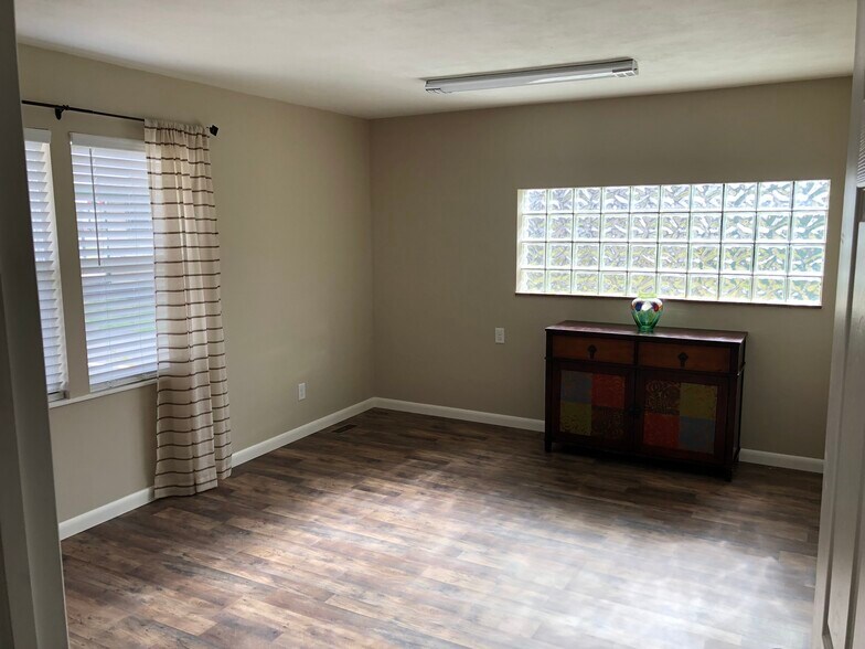 More Photos Of 7662 US 31 S, Indianapolis Office Residential For Sale