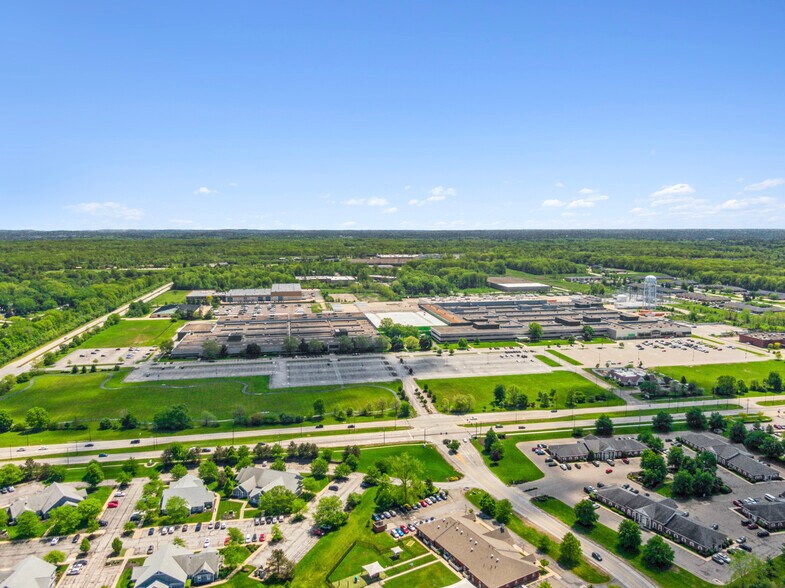 More Photos Of 5455-5555 Darrow Rd, Hudson Distribution For Lease