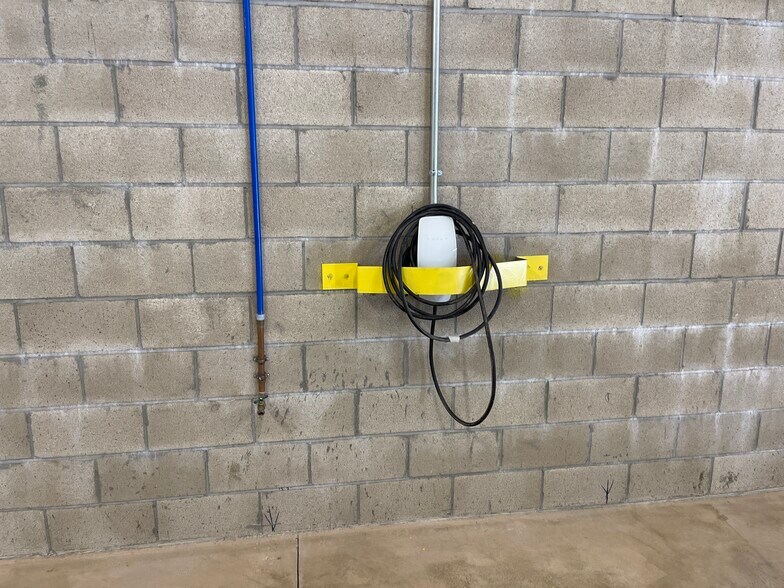 More Photos Of 12581 Branford St, Pacoima Manufacturing For Sale