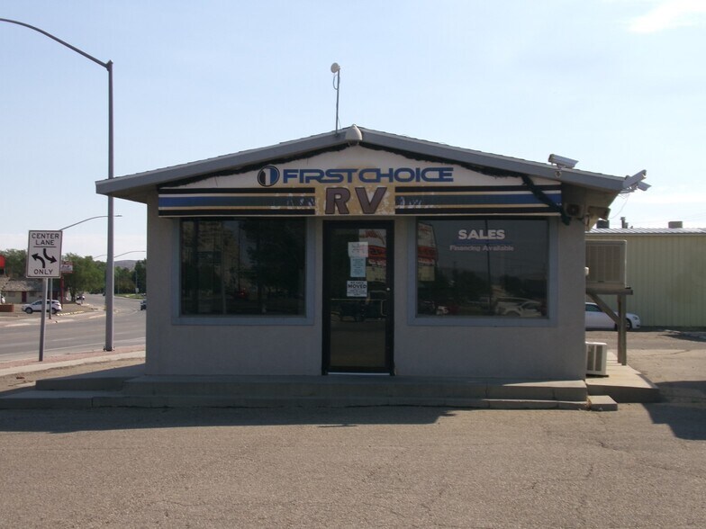 More Photos Of 1251 Dewar Dr, Rock Springs Auto Dealership For Sale