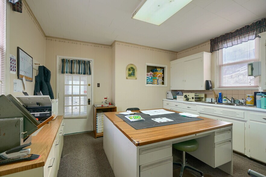 More Photos Of 166 W Main St, Chillicothe Office Residential For Sale