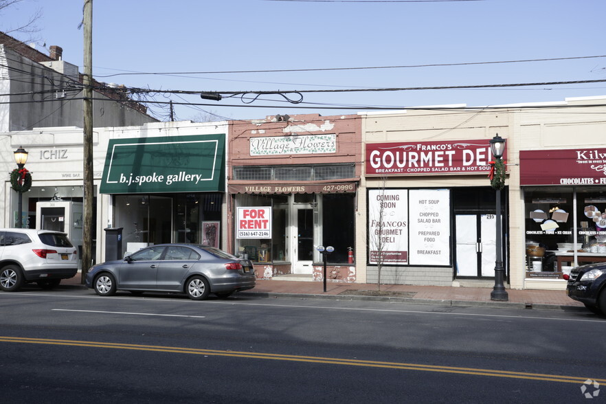 Primary Photo Of 299 Main St, Huntington Storefront For Lease