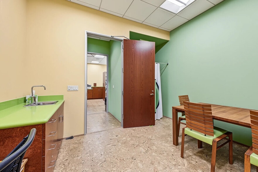 More Photos Of 20045 N 19th Ave, Phoenix Medical For Sale