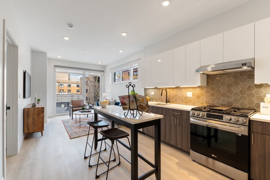 More Photos Of 4501 N Sheridan Rd, Chicago Apartments For Lease