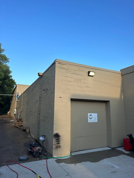 More Photos Of 1250 4th Ave NW, Minot Storefront For Lease