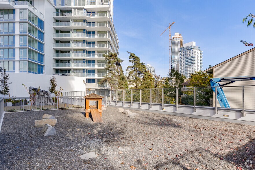 More Photos Of 515 Cottonwood Av, Coquitlam Apartments For Lease