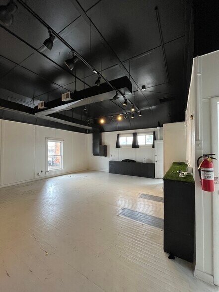 More Photos Of 29023-29029 Euclid Ave, Wickliffe Loft Creative Space For Lease