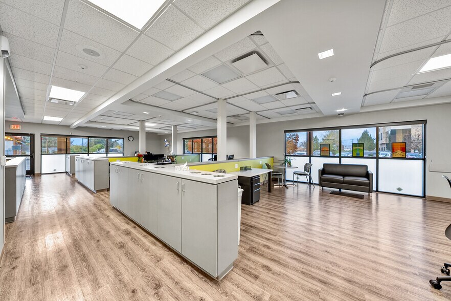 More Photos Of 1879 Williams Hwy, Grants Pass Medical For Sale