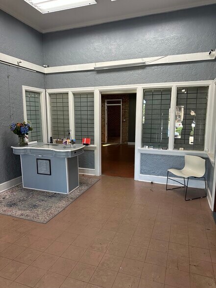 More Photos Of 2927 Paseo Dr, Oklahoma City Office For Lease