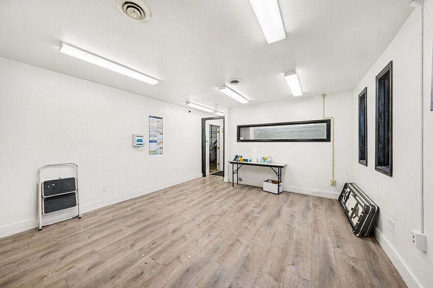 More Photos Of 420 15th St, Greeley Service For Sale