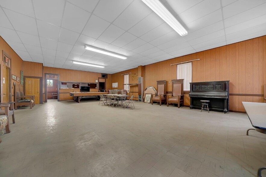 More Photos Of 4 Main St, Jackson General Retail For Sale