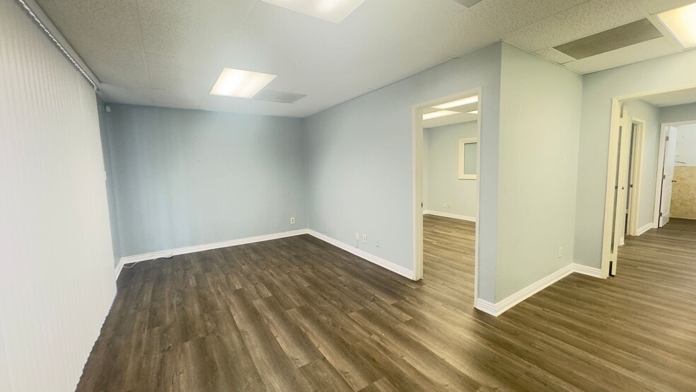 More Photos Of 1100-1160 E Route 66, Glendora Office For Lease