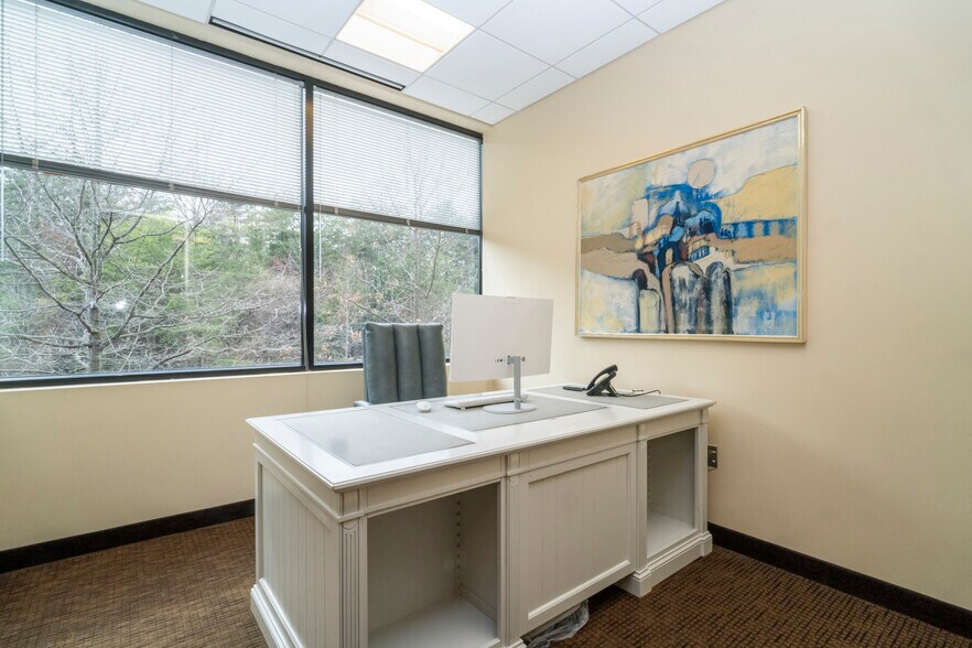 More Photos Of 7230 Lee Deforest Dr, Columbia Office For Lease