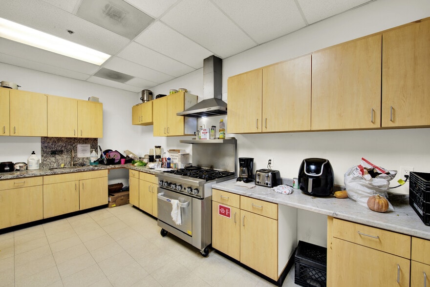 More Photos Of 814 Court St, Woodland Rehabilitation Center For Sale