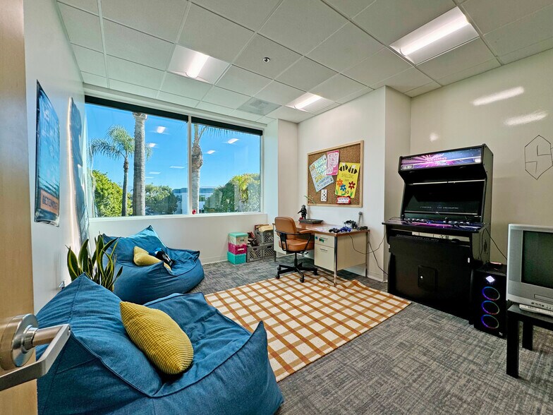 More Photos Of 125 Cremona Dr, Goleta Office Residential For Lease