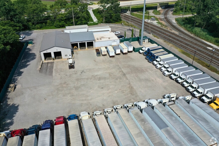 More Photos Of 6001 Kennedy Ave, Hammond Truck Terminal For Sale